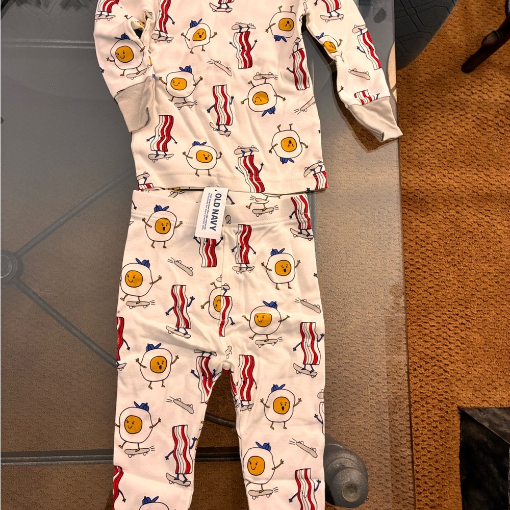 NWT Old Navy 12-18m. Pajamas